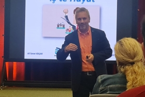 Başarıyı Taşıyan İlişkiler: İş Dünyasında Bağ Kurmanın Ötesi